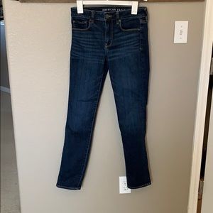 Dark wash American Eagle skinny jeans